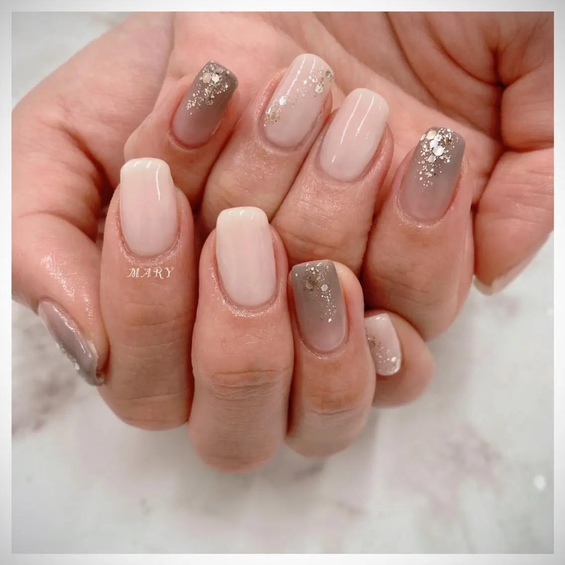 ネイル グラデーション ラメ(グリッター) ニュアンスネイル ワンカラーネイル スクエアネイル ハンドネイル Mary nail .narumiのネイルデザイン