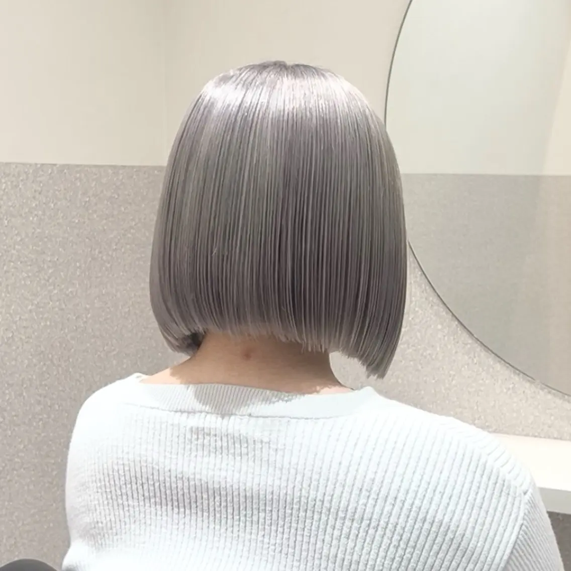 ショート カラー ダブルカラー ハイトーンカラー シルバー ホワイトシルバー ヘアカラー 🩵ブリーチカラー MIORI🩵のヘアスタイル