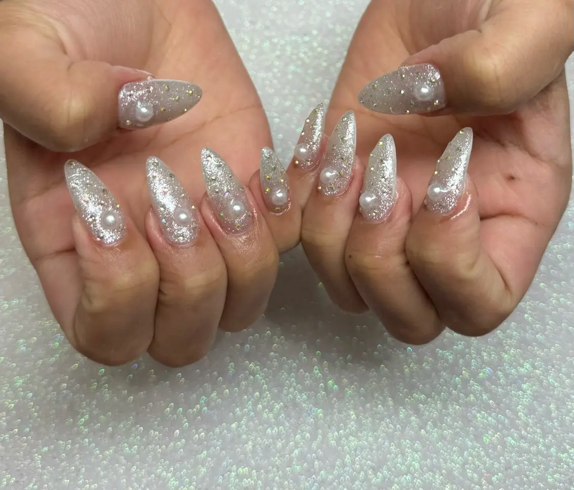 ネイル ハンドネイル VIERU 🌈🎀💖のネイルデザイン