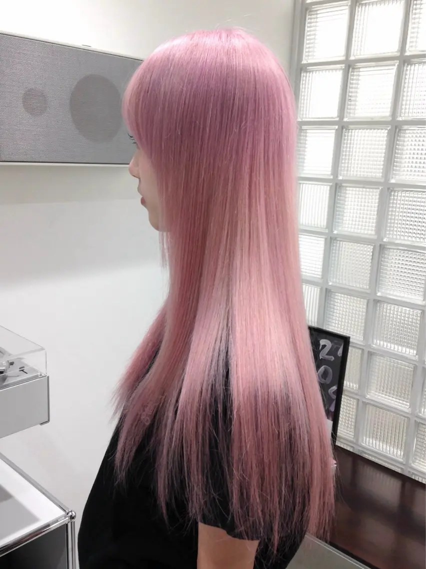 ロング カラー ブリーチ ピンクカラー ヘアカラー トリートメント kosoraレイヤー ハイトーン/デザインのヘアスタイル