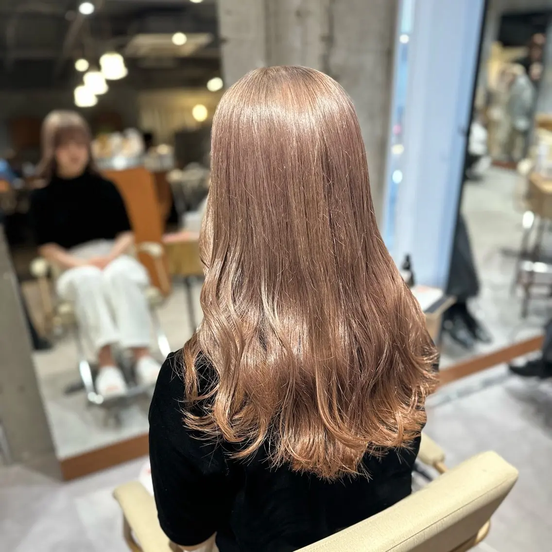 ロング カラー ブリーチ 阪倉 美玲のヘアスタイル