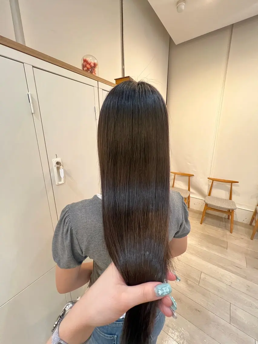 ロング 𠮷川 さくらのヘアスタイル