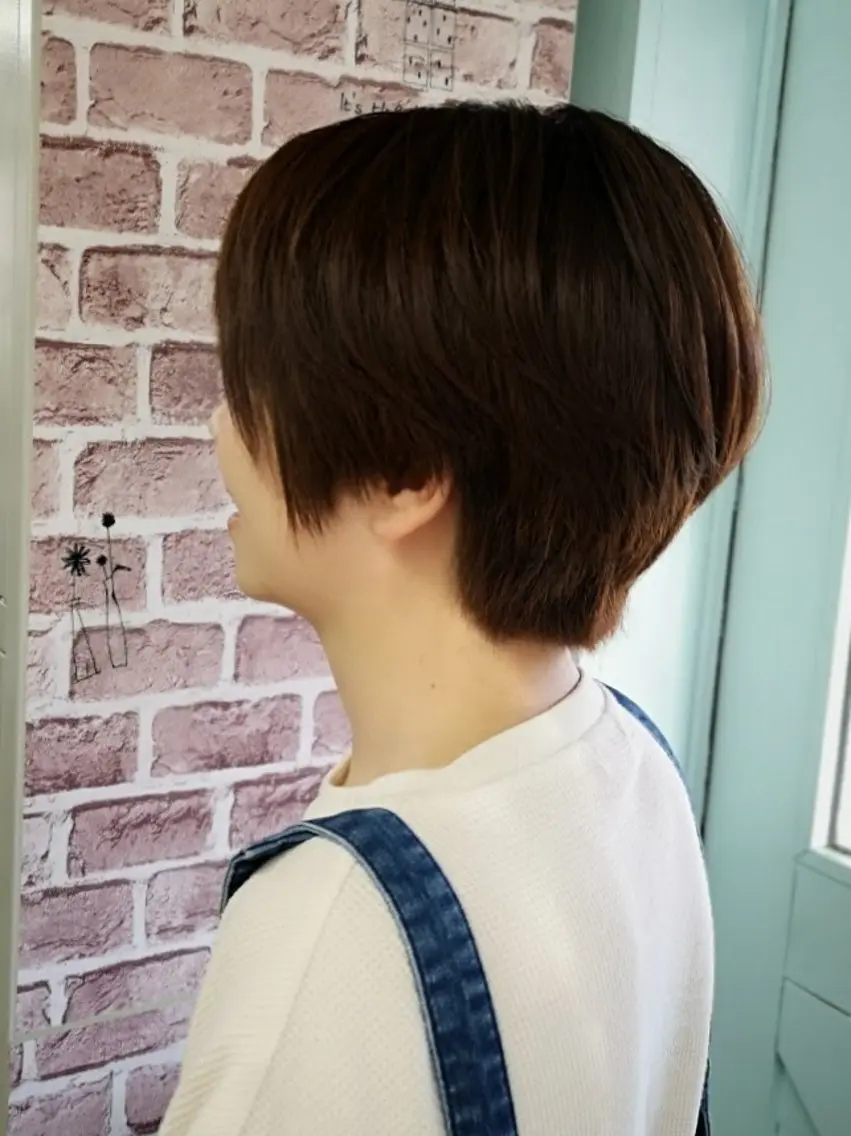 ショート ショートヘア 岡本 小百合のヘアスタイル