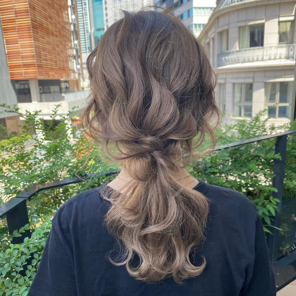 セミロング カラー パーマ ヘアアレンジ メンズ キッズ ネイル マツエク・マツパ ヘアセット ハイライト、レイヤー カット/西梅田/中西のヘアスタイル