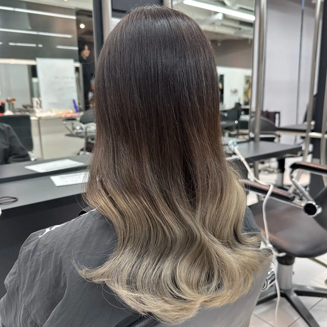 セミロング 高橋 沙央のヘアスタイル