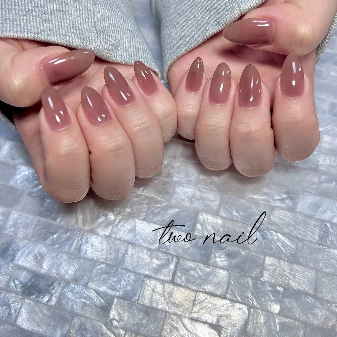 ネイル ブラウン ネイルチップ ホワイト ハンドネイル two nailのネイルデザイン
