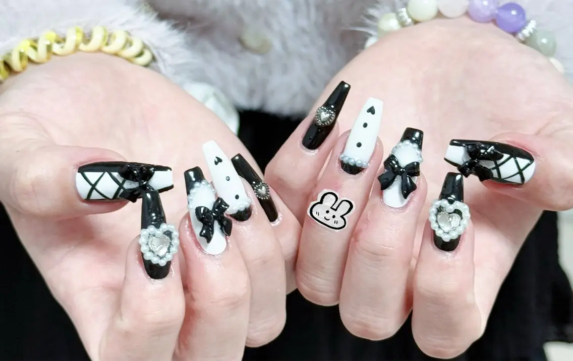 ネイル アートネイル オーロラネイル チークネイル フレンチネイル ガラスフレンチ 🎀🎀YooLi Nail Salonのネイルデザイン
