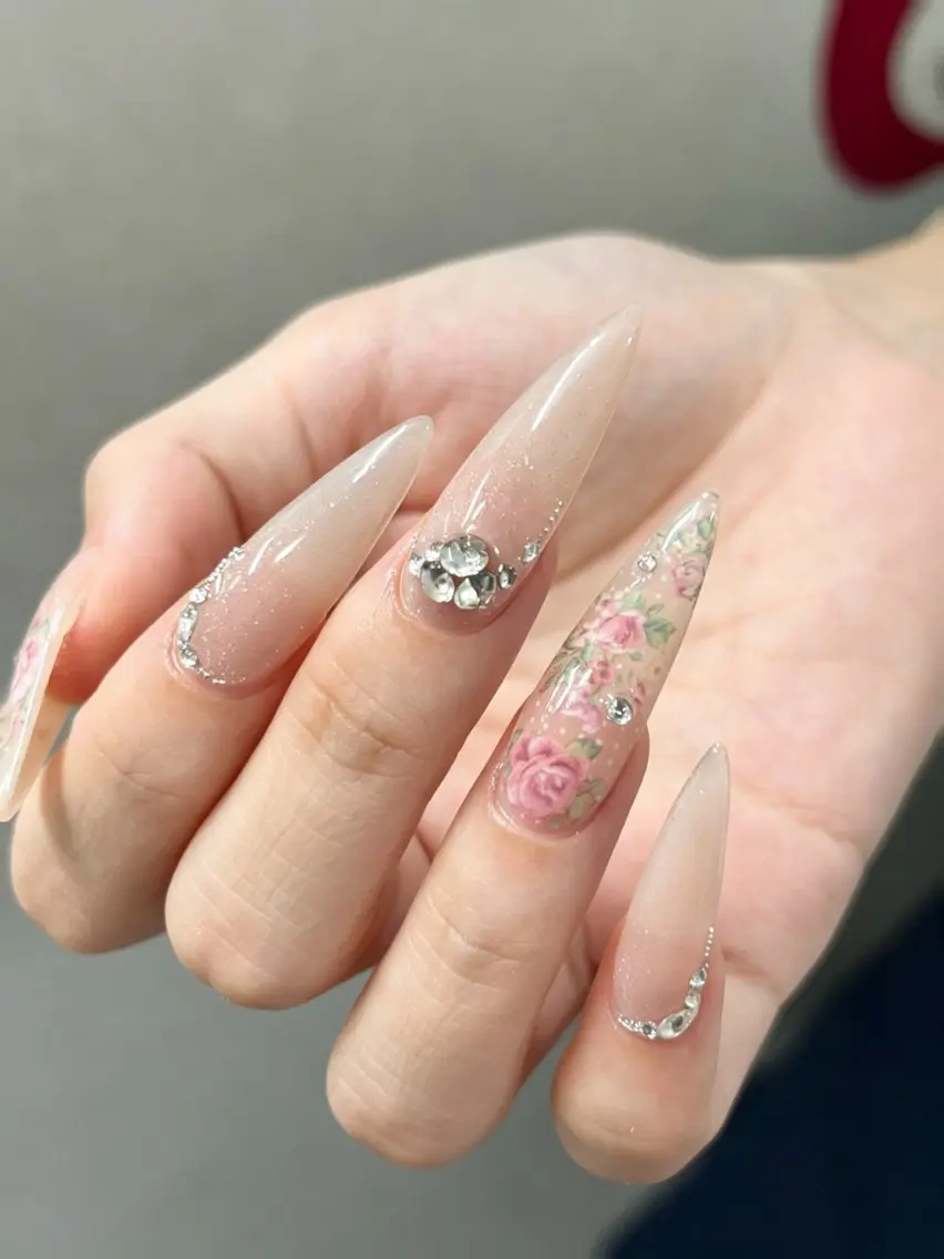 ネイル ハンドネイル VELA ネイルサロンのネイルデザイン