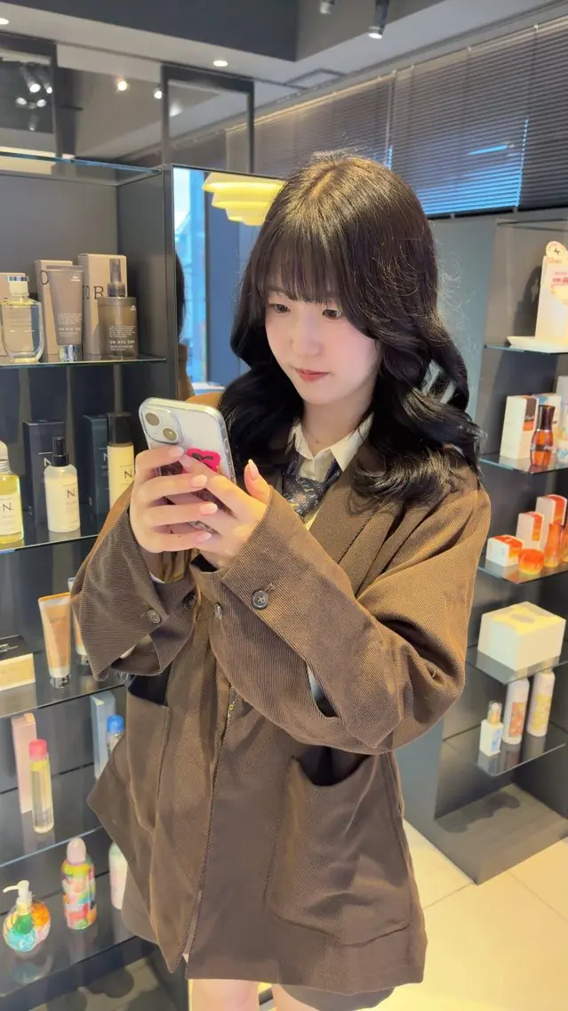 セミロング hitomi ♡ 自由が丘アシスタントのヘアスタイル