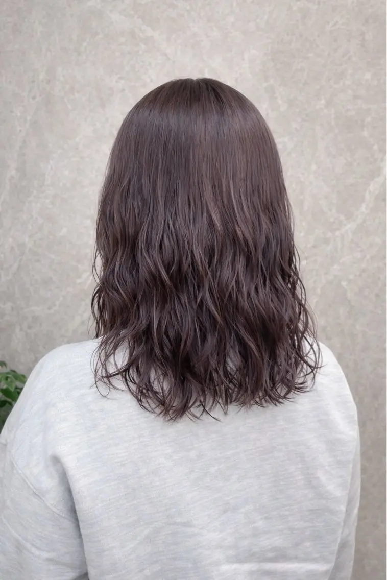 セミロング カラー パーマ カット ヘアカラー トリートメント 垢抜け透明感カラー 🌻篠崎梓🌻のヘアスタイル