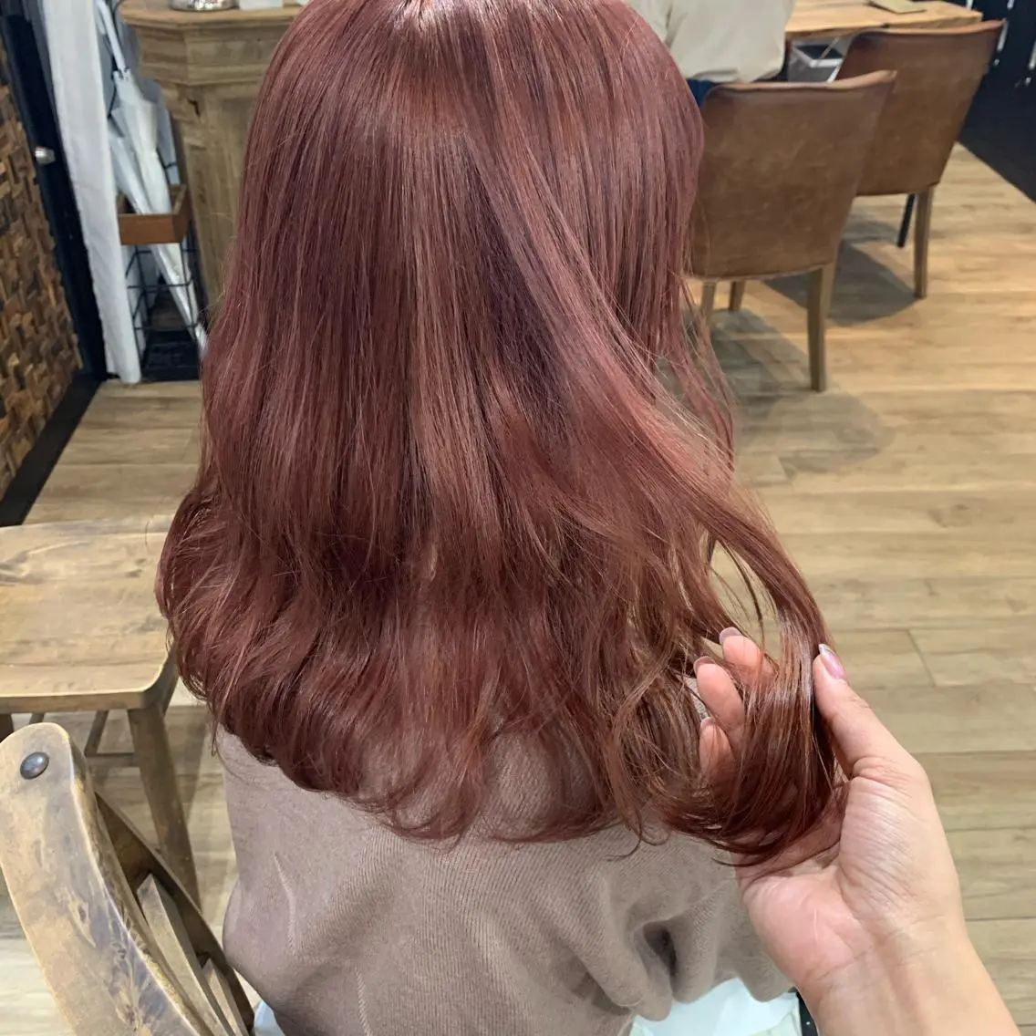 ロング カラー ベージュカラー ピンクカラー ピンクベージュ カット ヘアカラー トリートメント レイヤー/顔周り /AKARIのヘアスタイル