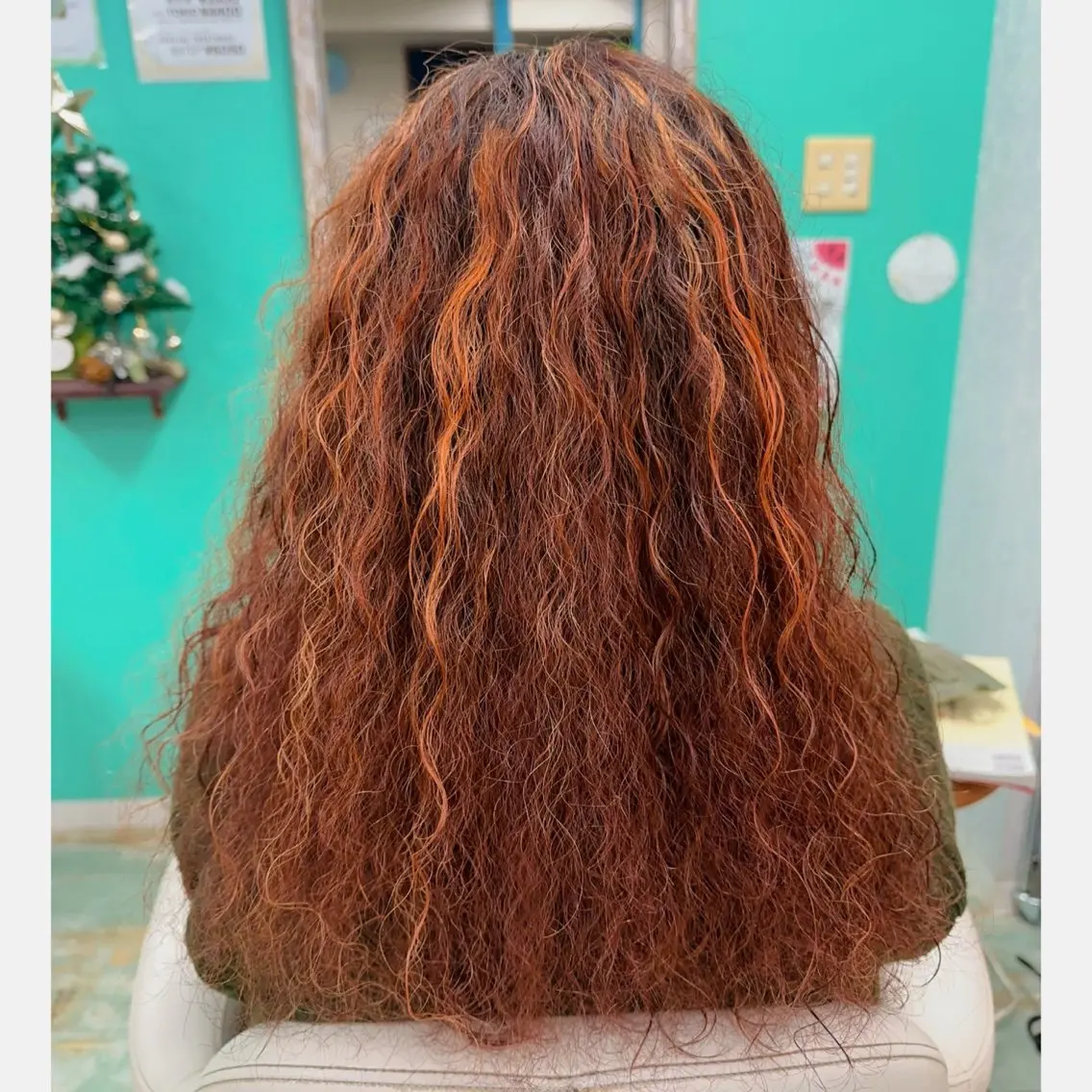 ロング カラー 三原 友美のヘアスタイル