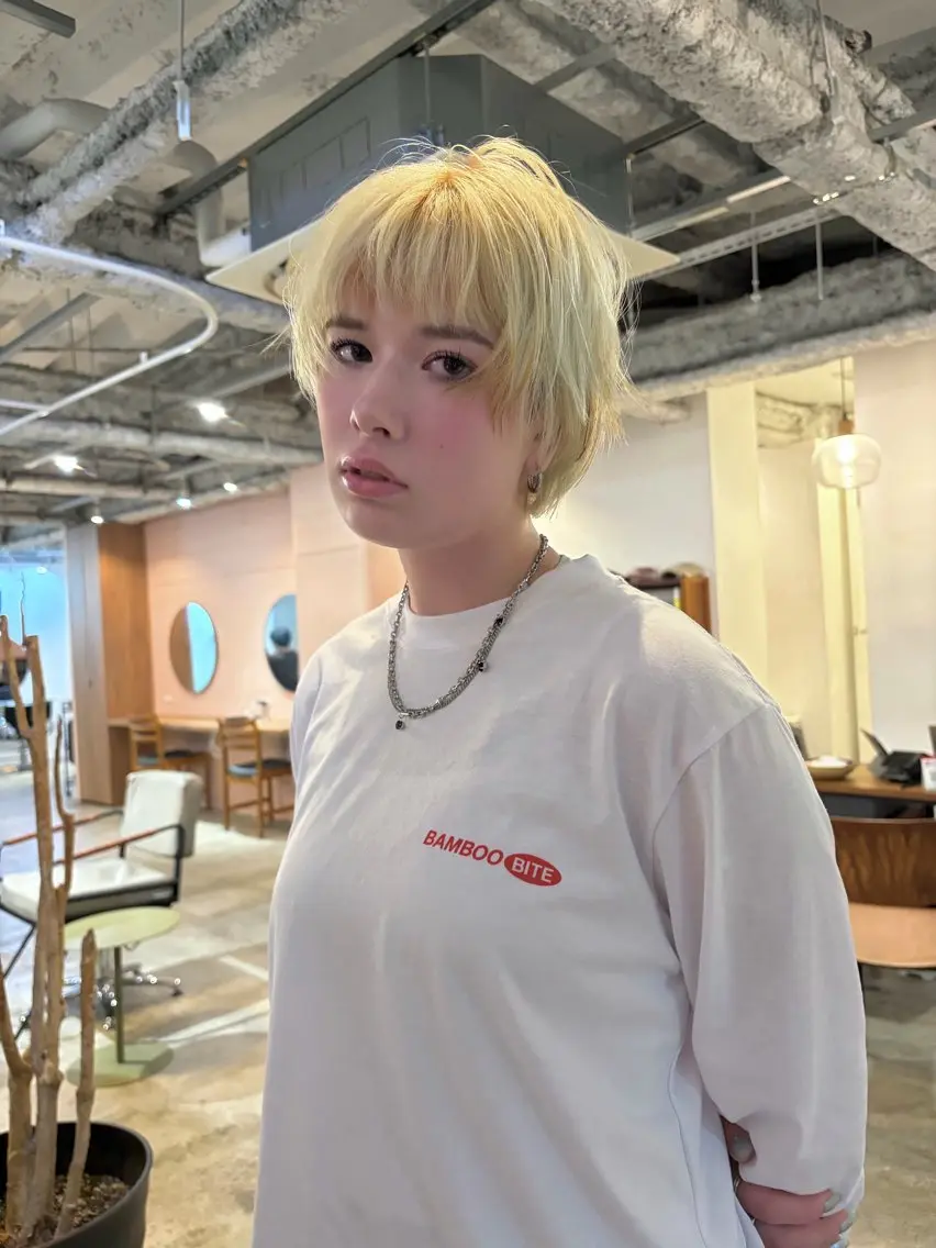 ショート カラー ブリーチ デザインカラー ボブ 顔周りカット ショートヘア カット ヘアカラー yu maのヘアスタイル