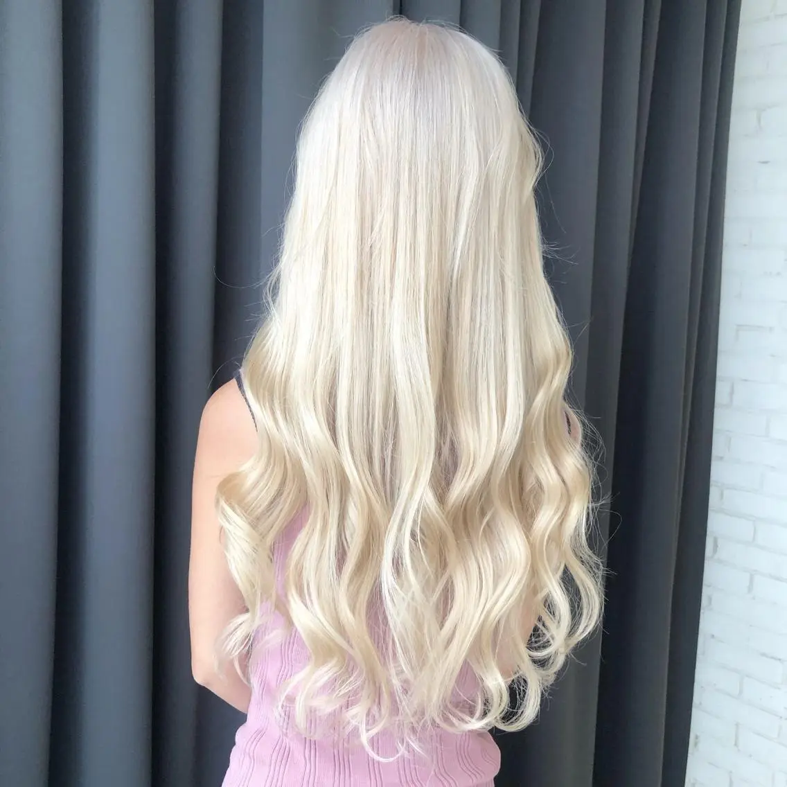 ロング カラー ブロンド ホワイトブロンド ORIKA 美容室のヘアスタイル