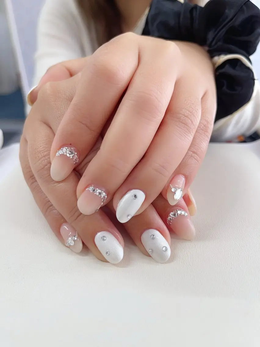 ネイル ストーンネイル ハンドネイル nail salon AIのネイルデザイン