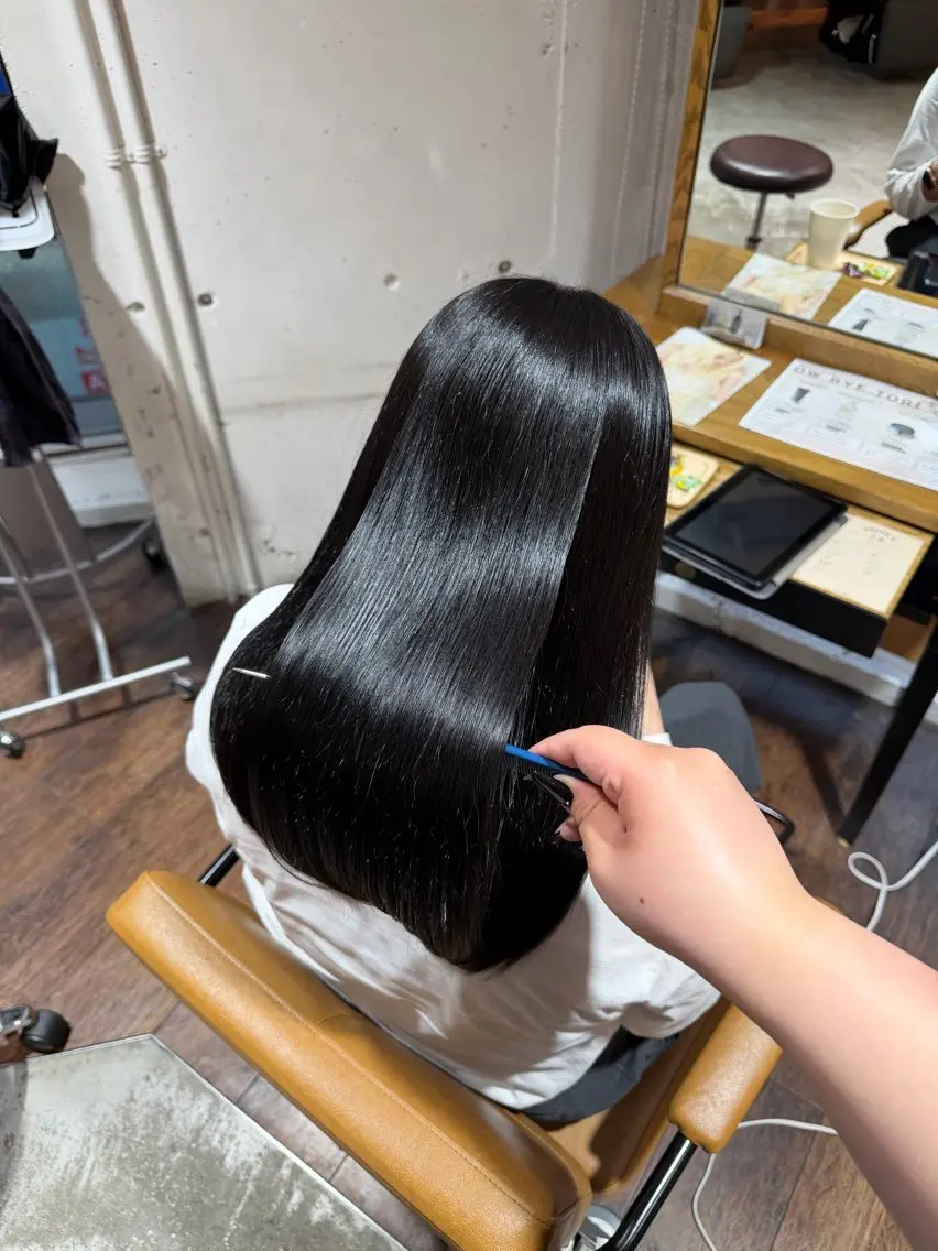 セミロング カラー 黒髪 透明感カラー カット ヘアカラー 髪質改善/韓国風 🦕ＡＫＡＲＩ🩵のヘアスタイル