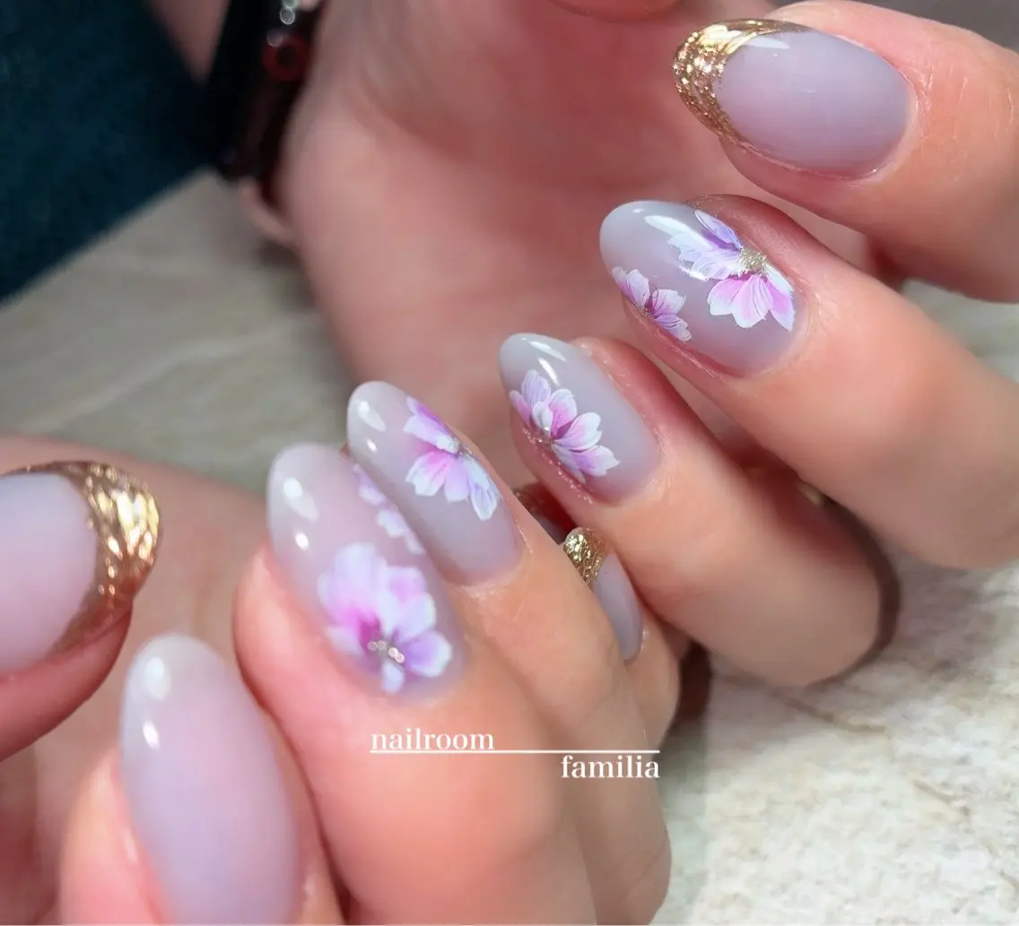 ネイル フラワーネイル ミラーネイル ハンドネイル -nailroom- familiaのネイルデザイン
