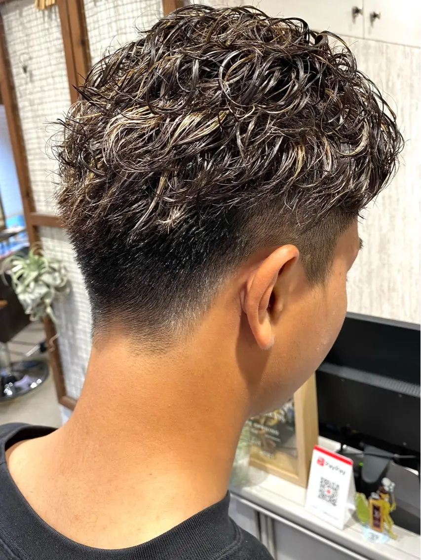 ショート カット ヘアカラー 白木 遥太のヘアスタイル