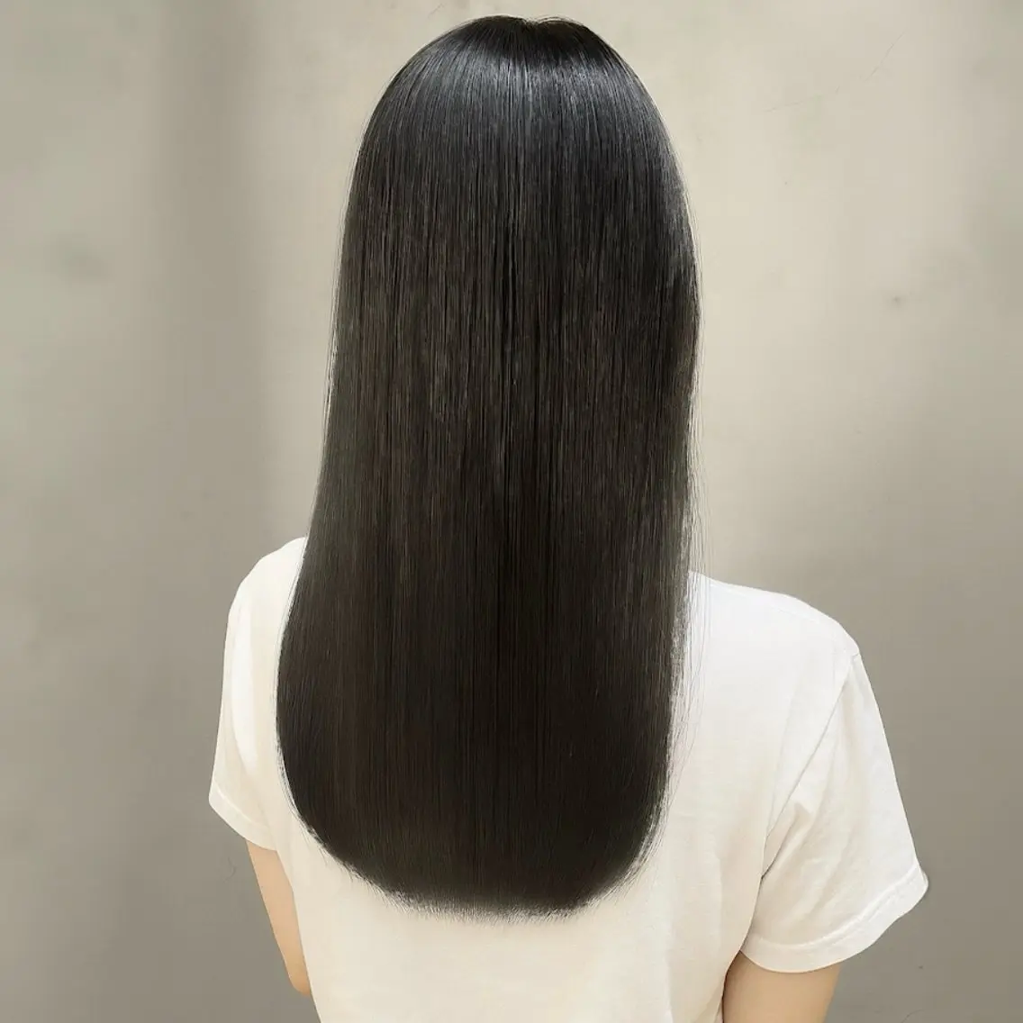 ロング カラー ブリーチ ボブ 髪質改善 レイヤーカット ロング 【nui 茨木】 清水優のヘアスタイル