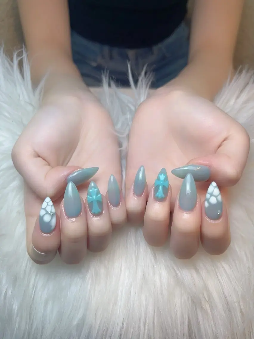 ネイル チークネイル ドット フレンチネイル グラデーション 韓国ネイル ハンドネイル Nie Nail Hinatachanのネイルデザイン