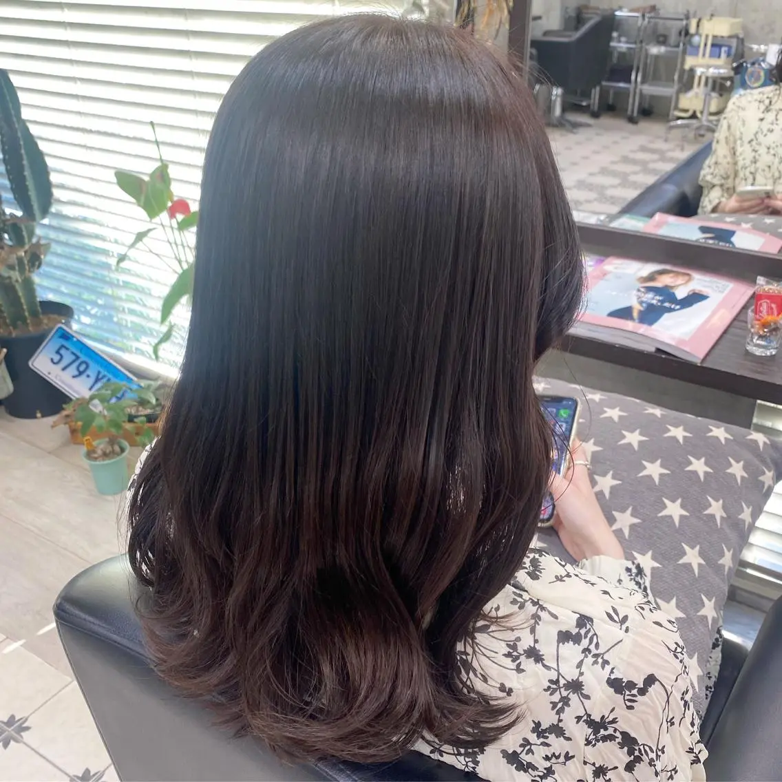 セミロング カラー アッシュ ラベンダーカラー ラベンダーアッシュ 学生 トリートメント カット ヘアカラー トリートメント 韓国ヘア☁️ mitsukiのヘアスタイル