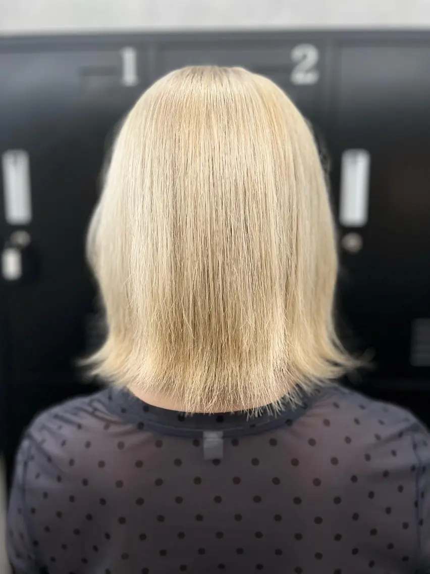 ミディアム カラー ブリーチ ブロンド ホワイトブロンド カット ヘアカラー 透明感カラー特化🫧 🦋栗原🦋のヘアスタイル