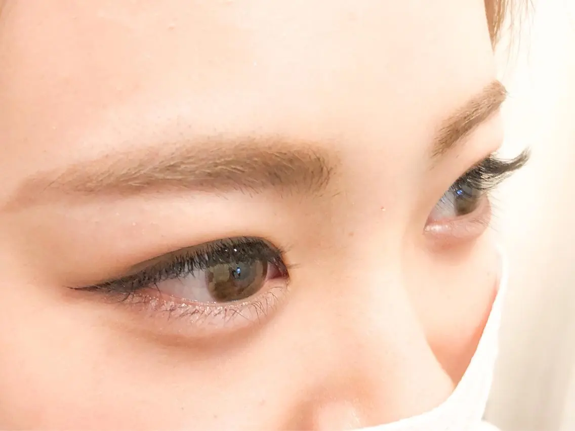 マツエク・マツパ ボリュームラッシュ Chipieee iLaの眉毛・アイブロウイメージ