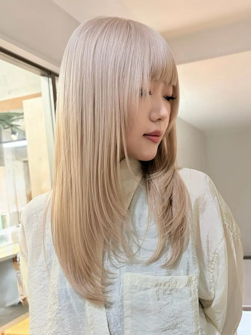 セミロング カラー ヘアカラー トリートメント ハッシュカット&艶々 ハイトーン/ミワのヘアスタイル