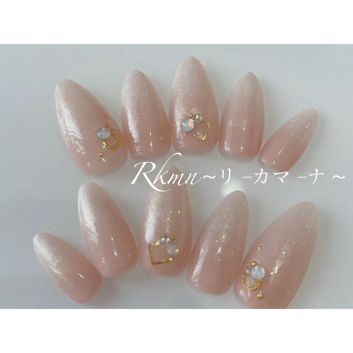 ネイル アートネイル グラデーション 春ネイル ネイルチップ ホワイト ハンドネイル フットネイル ハンドケア Rkmn ~リ-カマ-ナ~のネイルデザイン