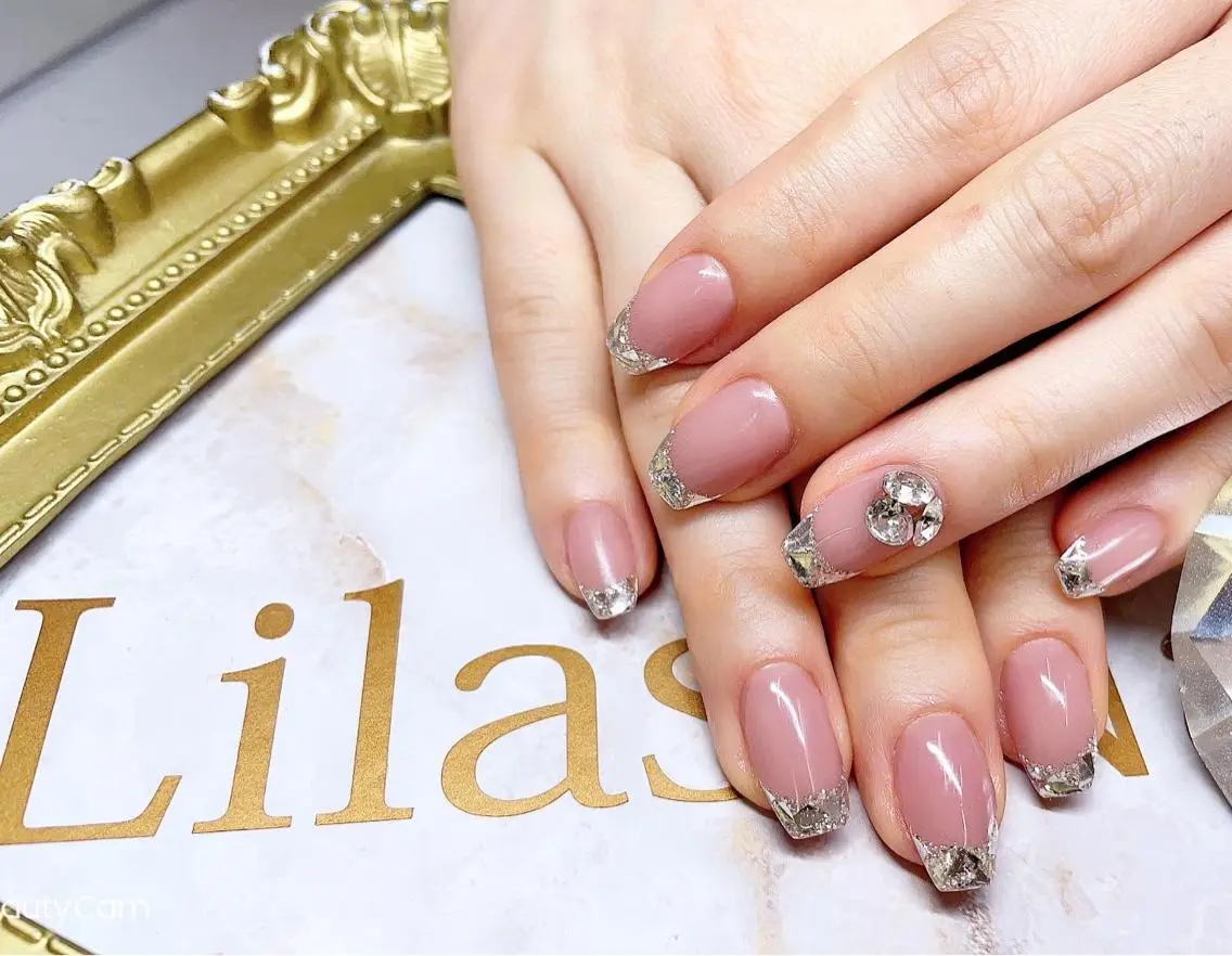 ネイル フレンチネイル ジェルネイル ガラスフレンチ キラキラネイル オフィスネイル Lilas Nailのネイルデザイン