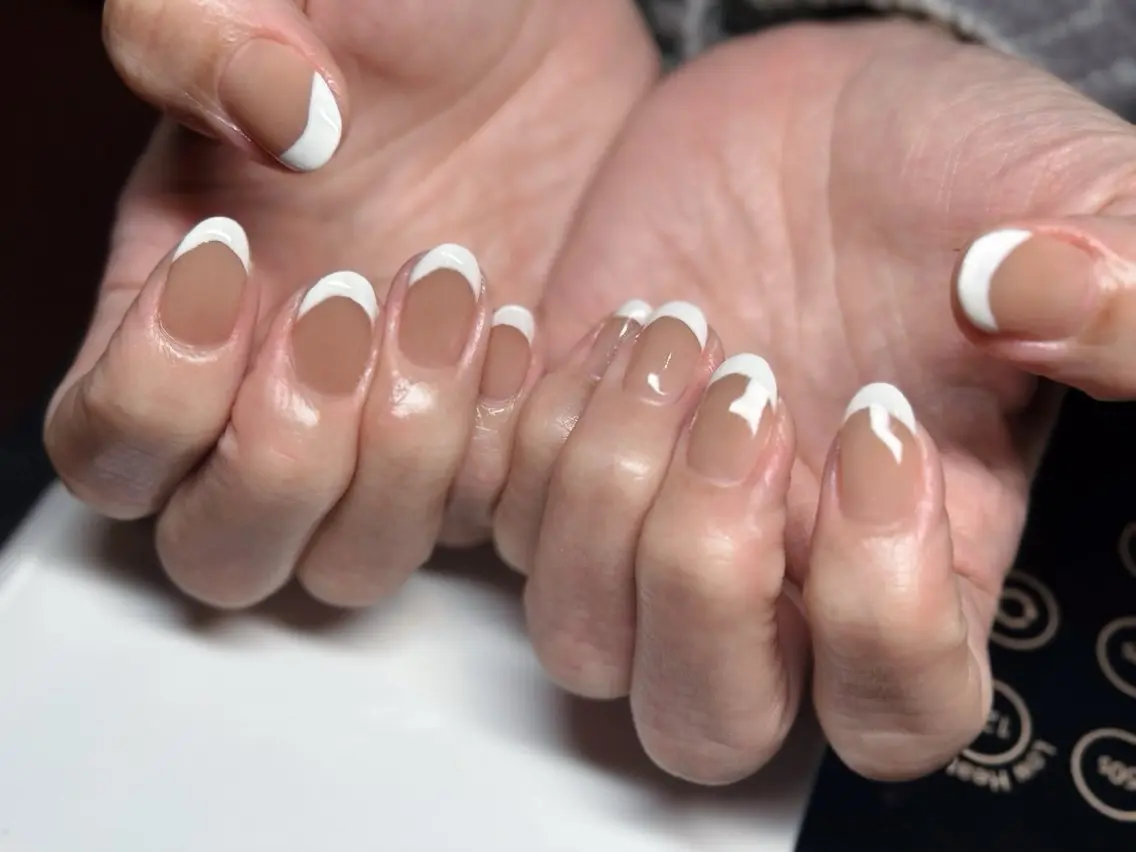 ネイル フレンチネイル AMUCI NAIL Shihomiのネイルデザイン