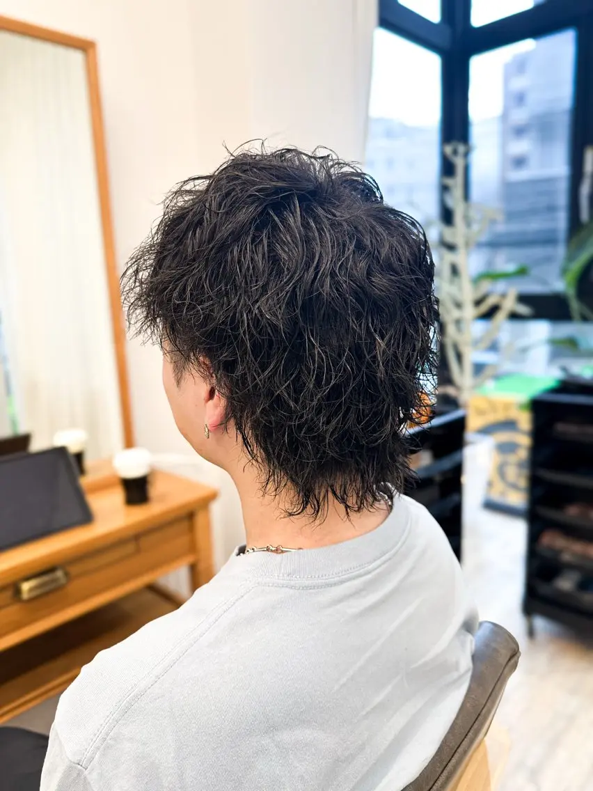 パーマ メンズ メンズパーマ ツイストスパイラルパーマ メンズウルフカット ウルフカット スパイラルパーマ カット パーマ ブリーチカラー🔥 パーマ【佐々木凌平】のヘアスタイル