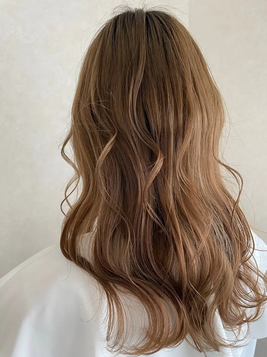 ロング カラー ベージュカラー 伊藤 舞実のヘアスタイル