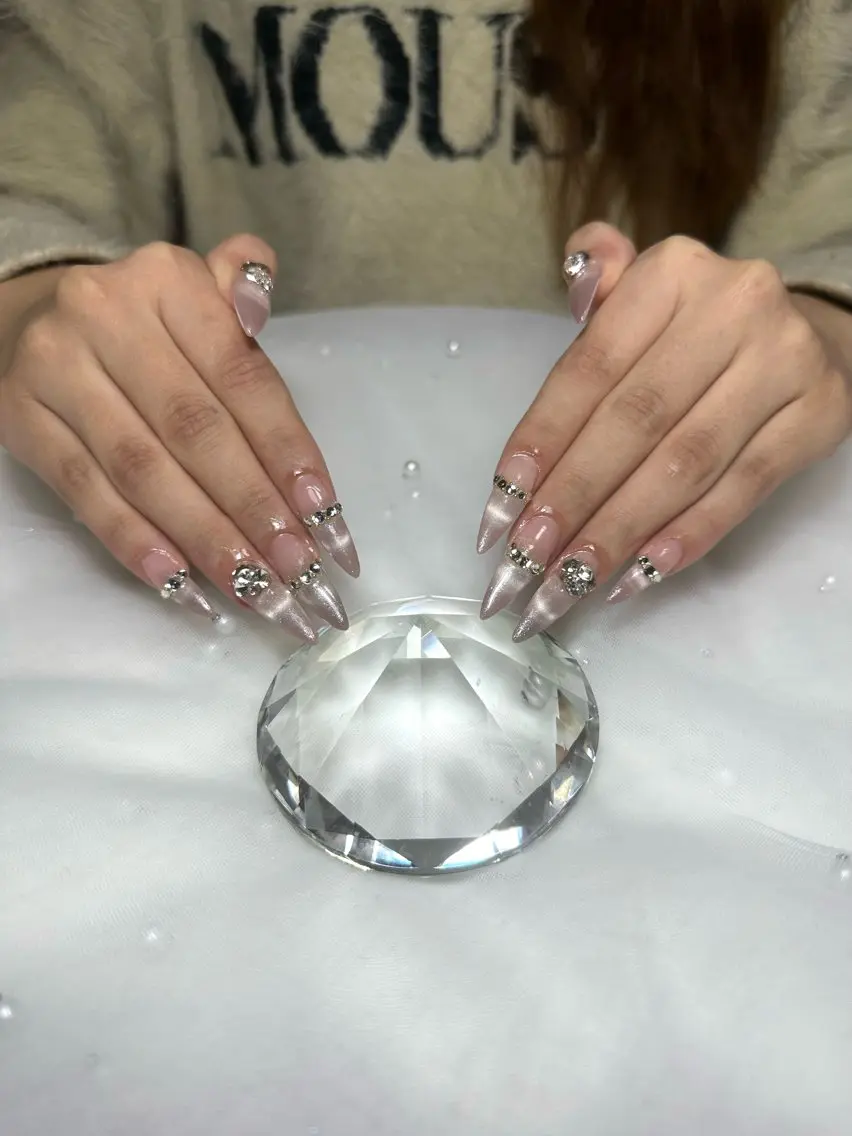ネイル フレンチネイル ハンドネイル pikarin nailsのネイルデザイン
