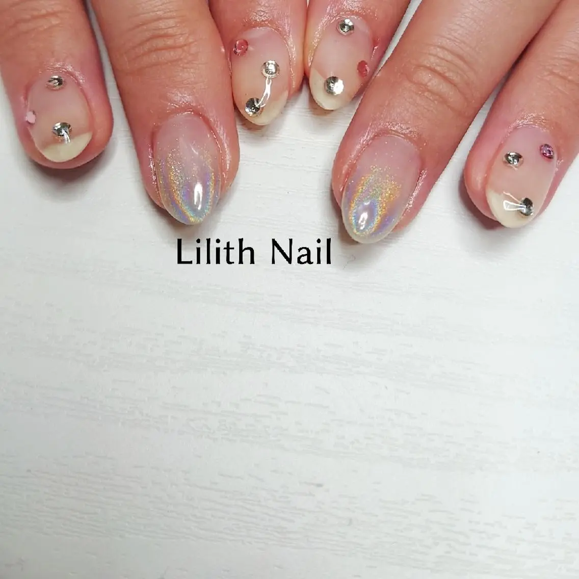 ネイル クリアネイル Lilith Nailのネイルデザイン