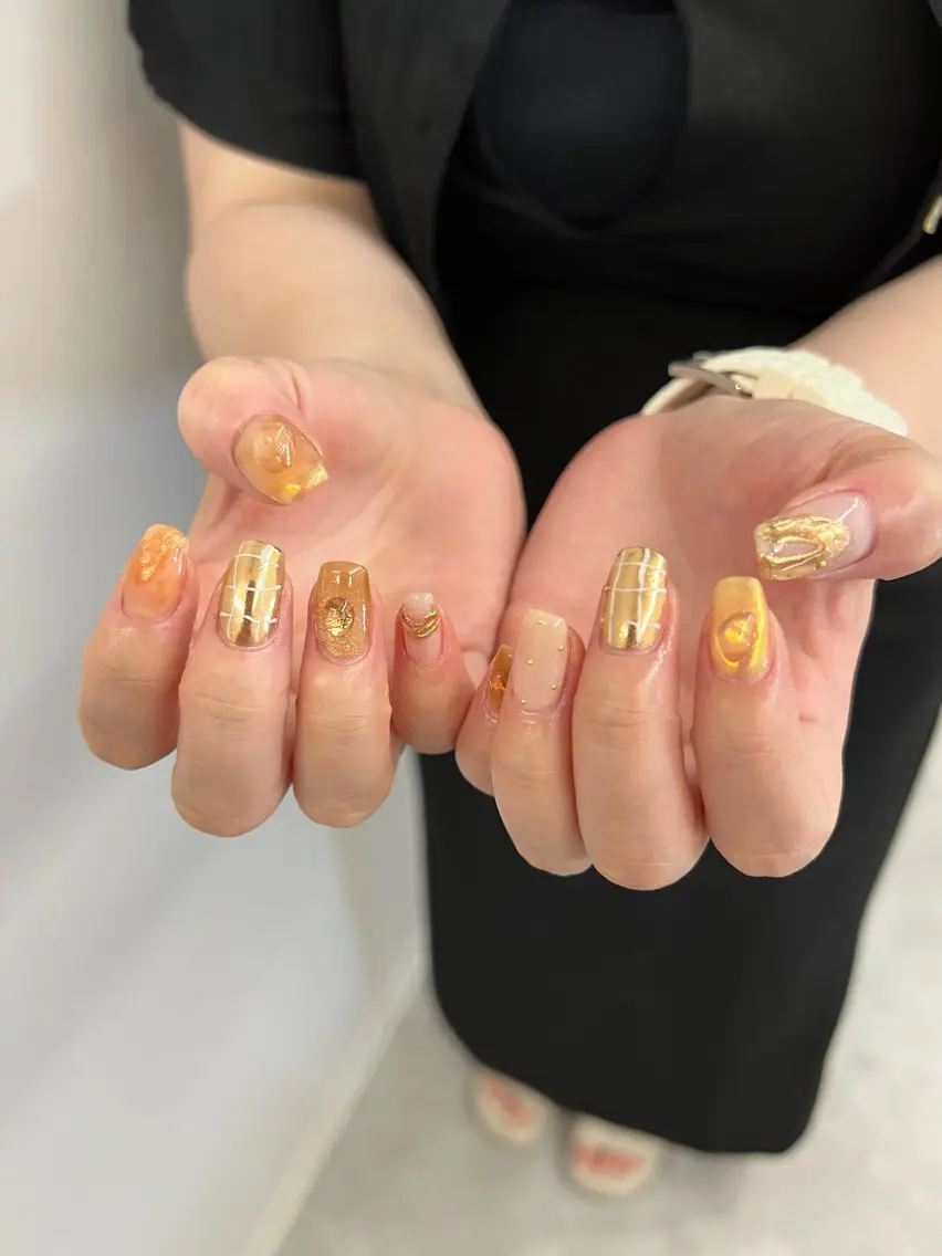 ネイル オーロラネイル ジェルネイル ゴールド マグネットネイル ミラーネイル Bana_ Nailのネイルデザイン