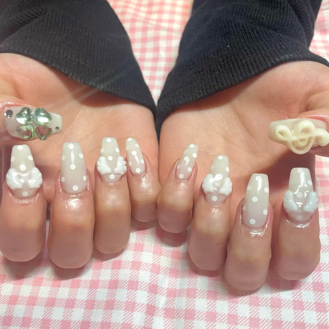 ネイル ホログラムネイル Nail ヌシん家 AKANEのネイルデザイン