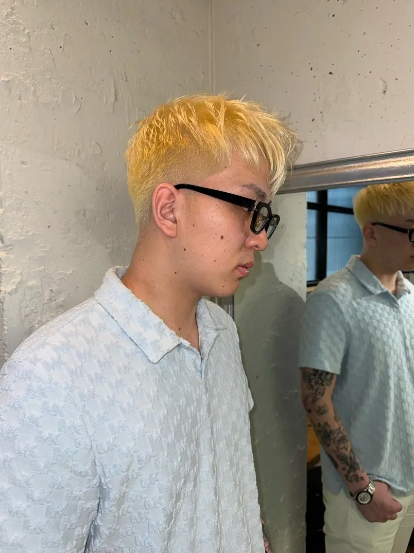 ショート カラー メンズ フェードカット メンズショート スキンフェード スパイキーショート 抜きっぱなしブロンド カット ヘアカラー トリートメント 💈メンズ特化💈 TASUKUのヘアスタイル