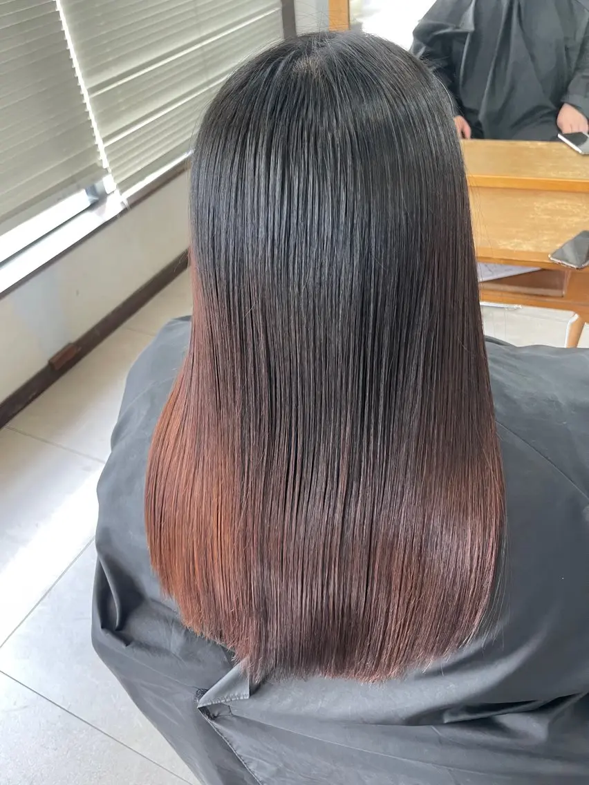 ロング TIDEHAIR SHUKAのヘアスタイル