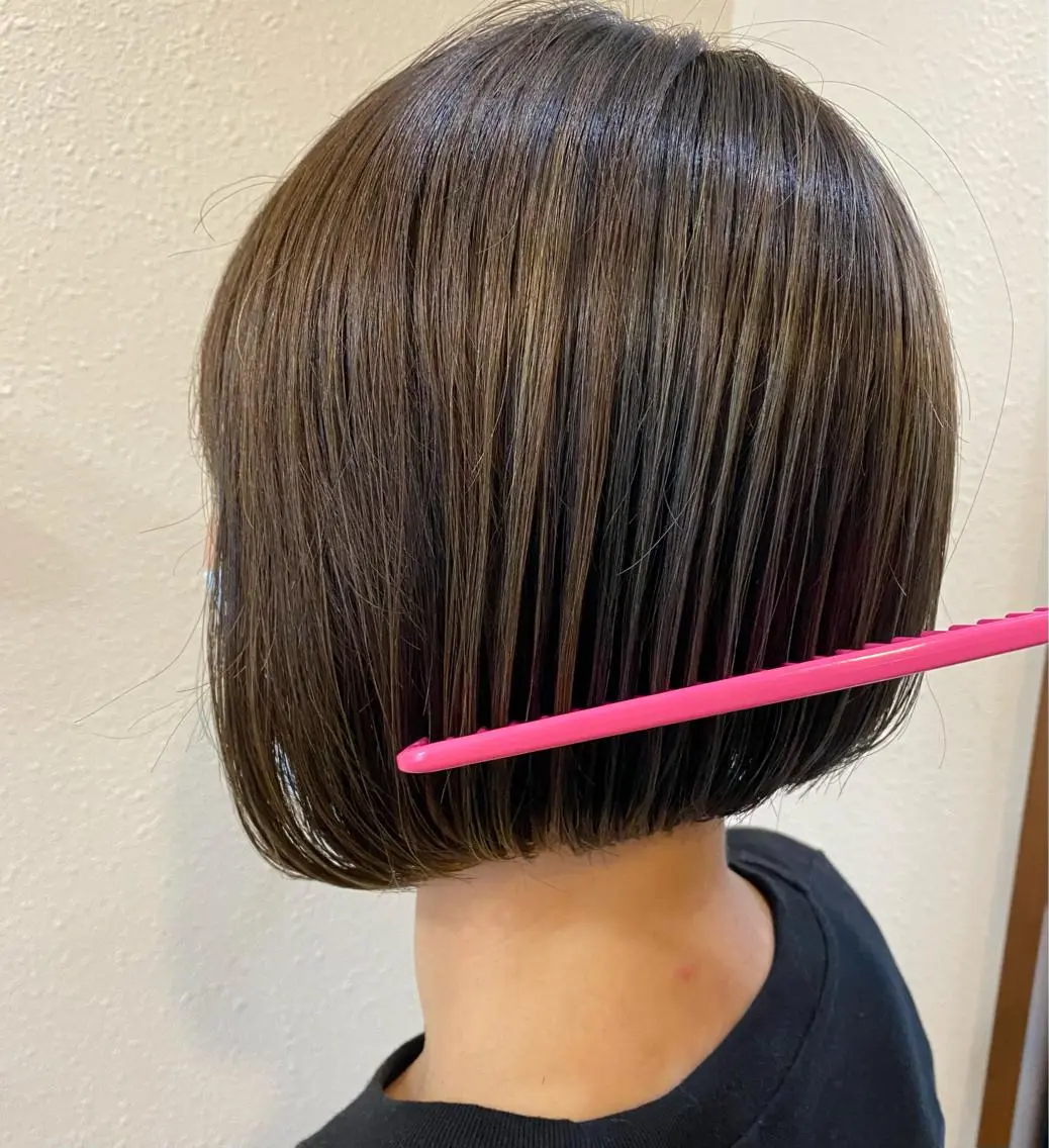 ショート カラー 中川 茜里のヘアスタイル