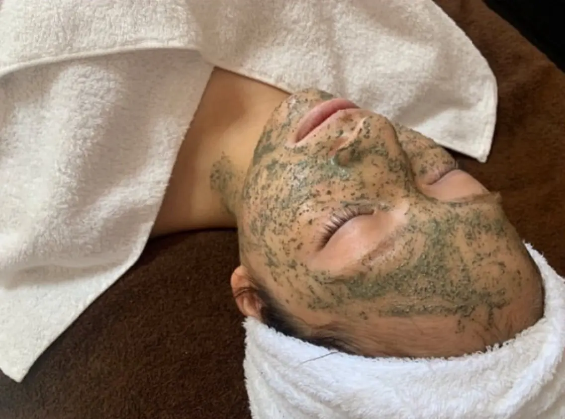 剥けないハーブピーリングでつるん肌に✨の写真