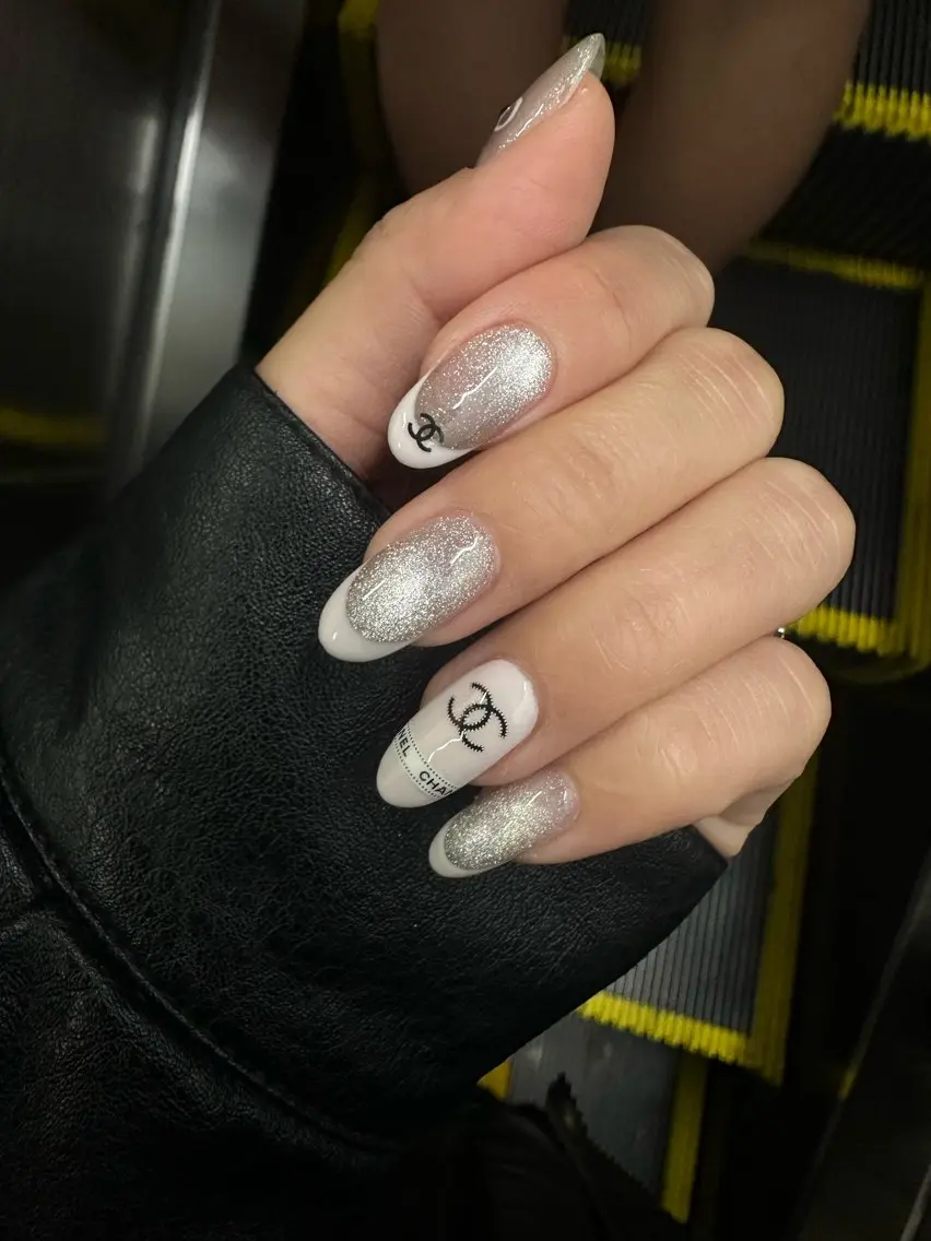 ネイル フレンチネイル マグネットネイル ハンドネイル Miami Nailのネイルデザイン