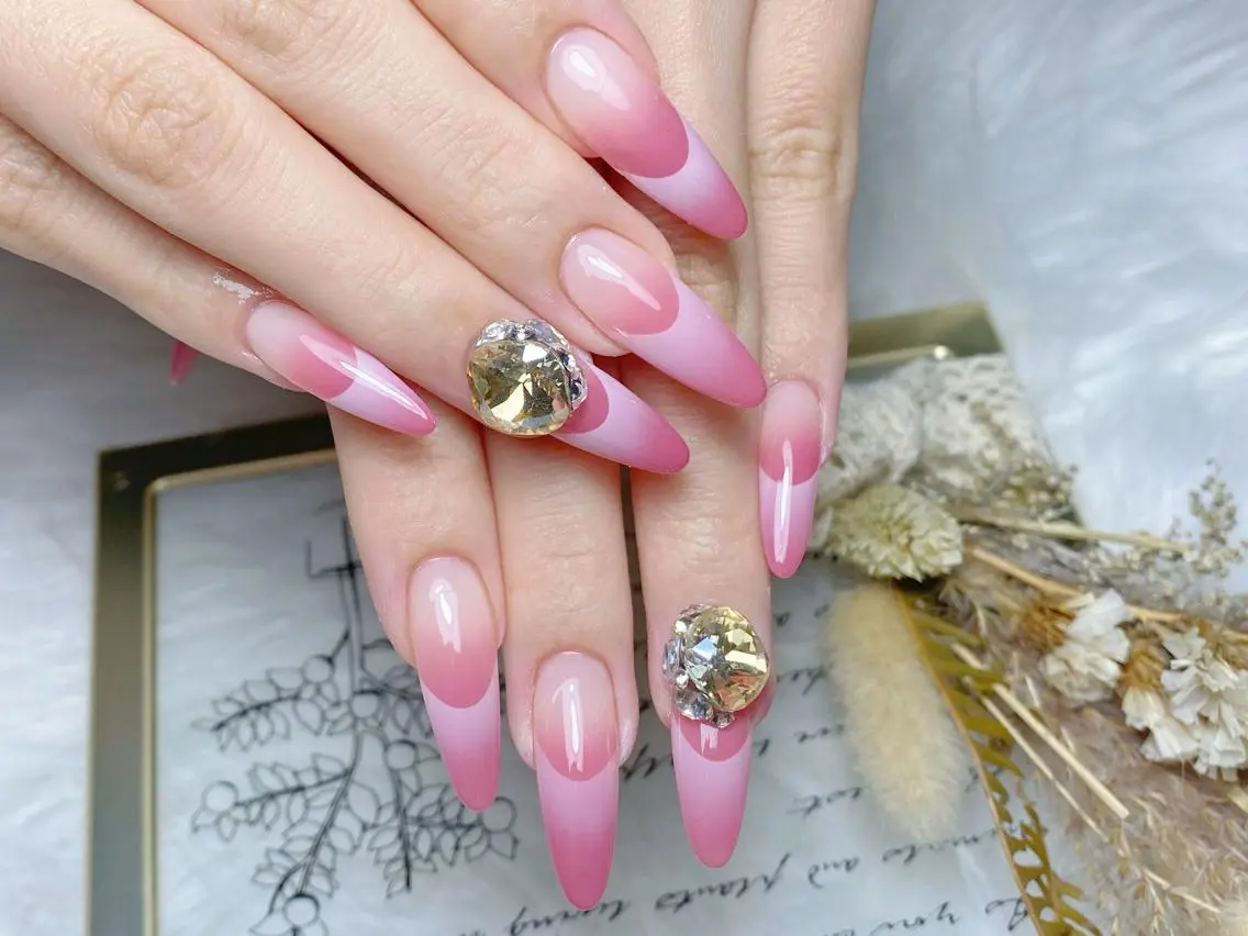 ネイル One Plus Nail Salonのネイルデザイン