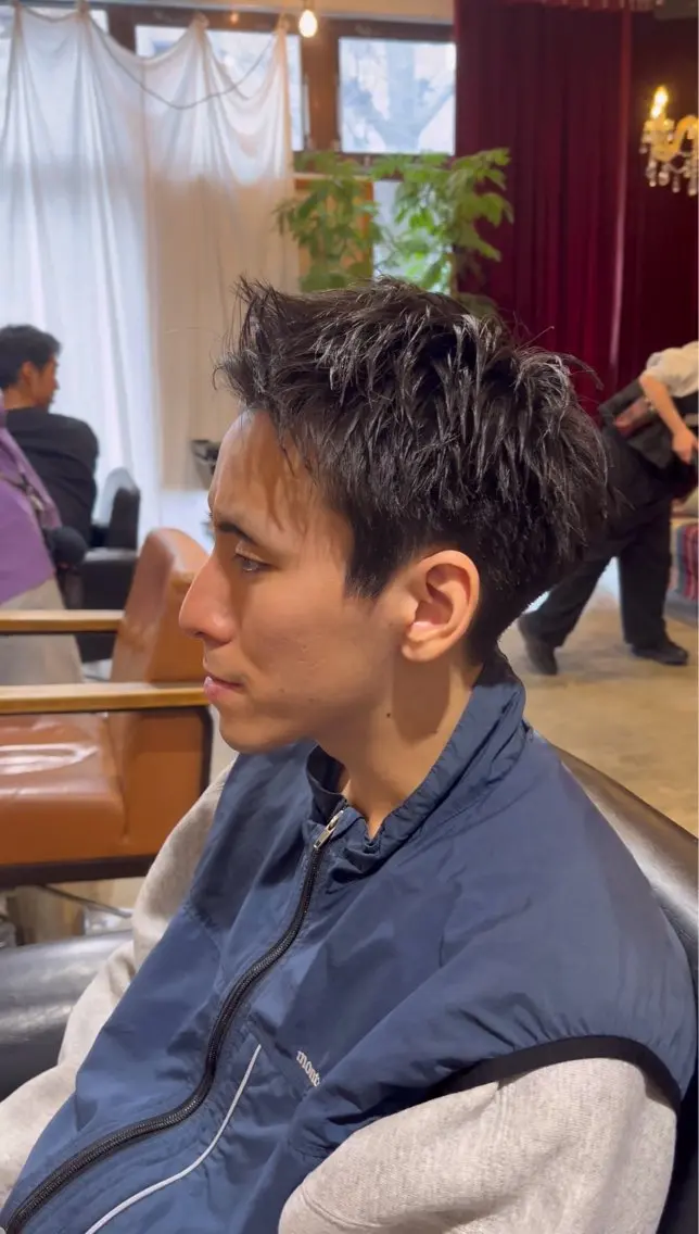 ショート メンズ スパイキーショート 刈り上げ ショートヘア カット トイ ハルトのヘアスタイル