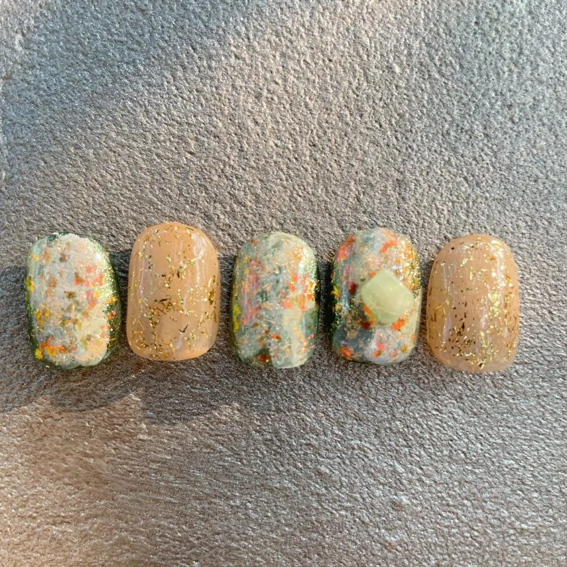 ネイル ハンドネイル VOLLMOND nailのネイルデザイン