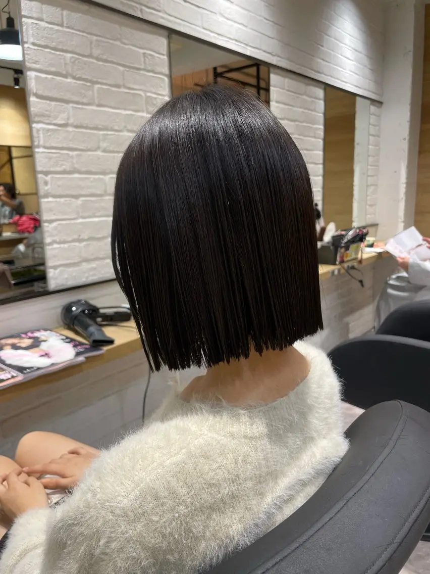 ミディアム カット トリートメント EIGHT サイショ ミズキのヘアスタイル