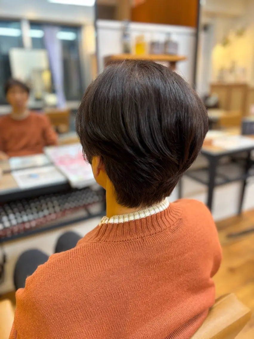 ショート ショートレイヤー レイヤーカット ショートヘア カット ヘアカラー カネコ ナナミのヘアスタイル
