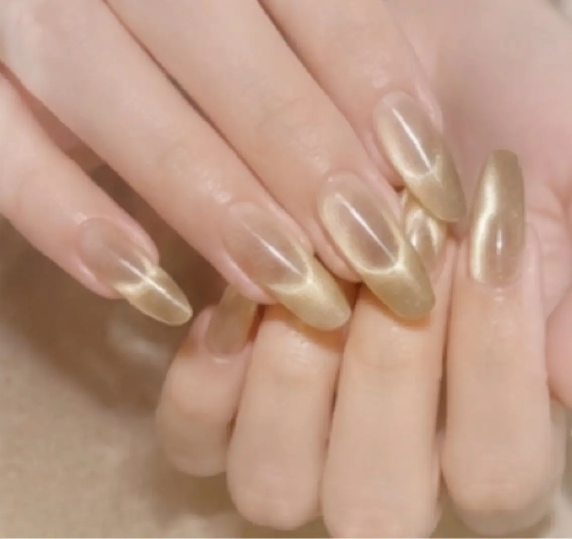ネイル マグネットネイル LAVISH sakiのネイルデザイン