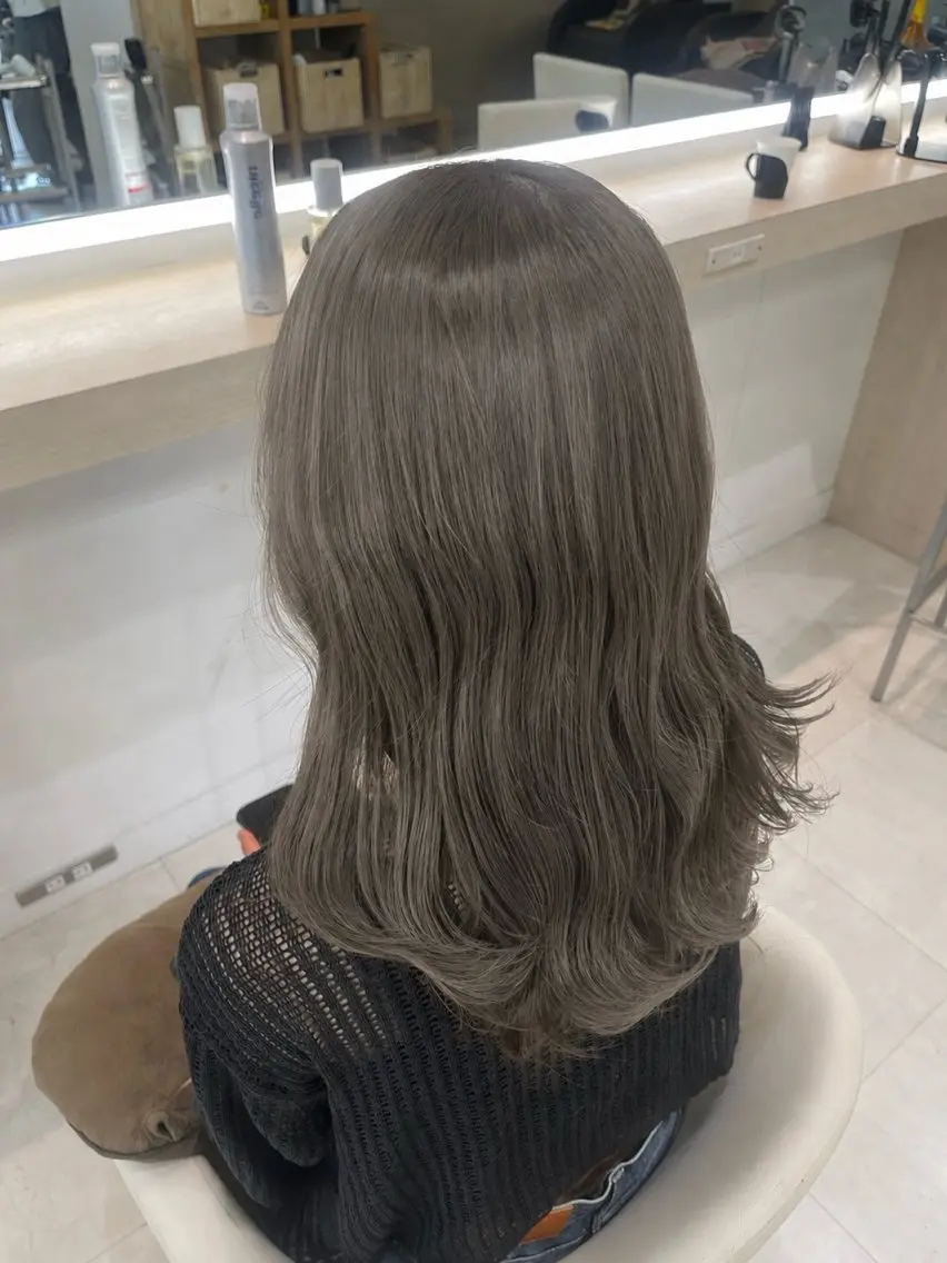 セミロング ヘアカラー ✨盛れ×似合わせ💞 matsuri🌱のヘアスタイル