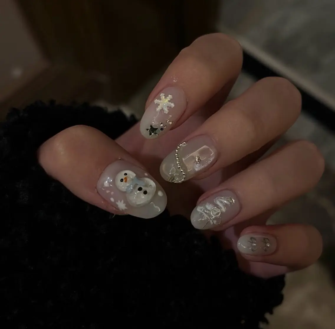 ネイル フットネイル フレンチネイル グラデーション ハート 氷ネイル・うるうるネイル ハンドネイル Lynn_ Nailのネイルデザイン